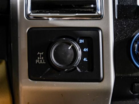 Used 2017 Ford F250 Lariat w/ Lariat Ultimate Package AWD/4WD image 23