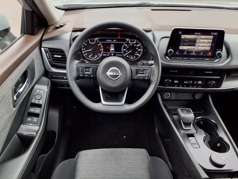 Used 2023 Nissan Rogue SV image 13