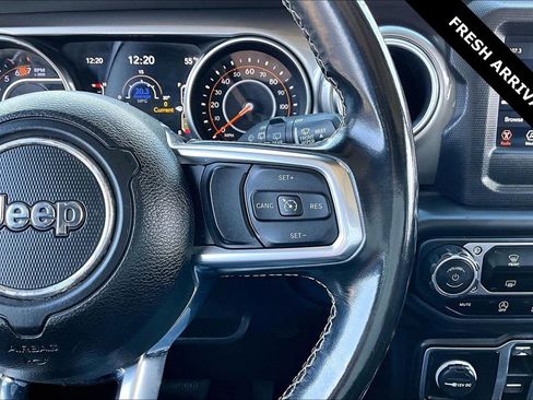 Used 2020 Jeep Wrangler Unlimited Sahara image 12