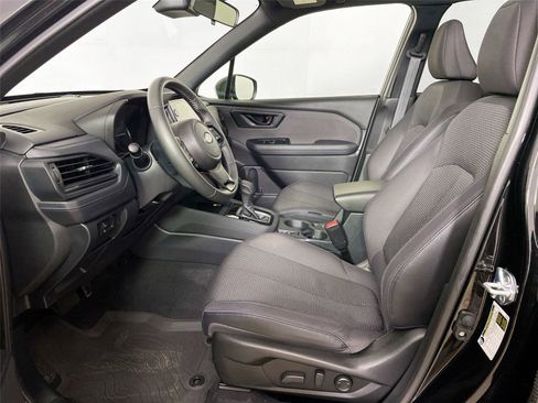 Used 2025 Subaru Forester Premium image 5