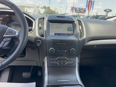 Certified 2019 Ford Edge SEL w/ Equipment Group 201A AWD/4WD image 22