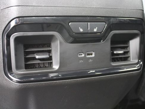 Used 2025 GMC Sierra 1500 AT4 w/ Technology Package AWD/4WD image 18