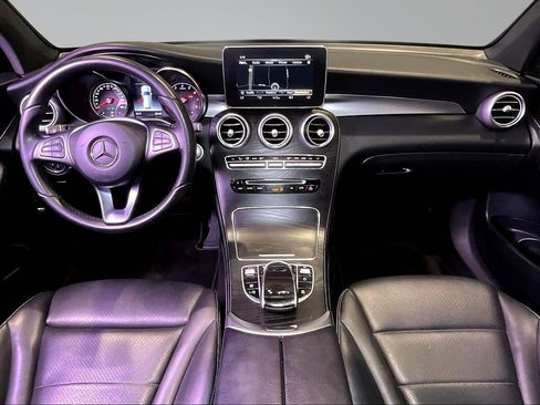 Used 2018 Mercedes-Benz GLC 300 4MATIC w/ Multimedia Package image 8