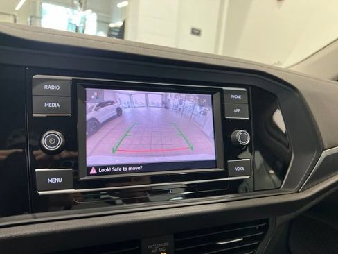 Used 2024 Volkswagen Jetta SE FWD image 28