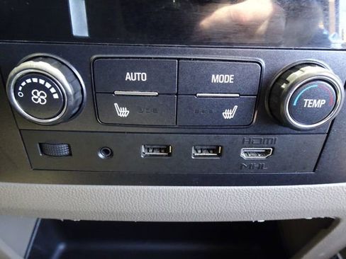 Used 2018 Chevrolet Suburban LT AWD/4WD image 25