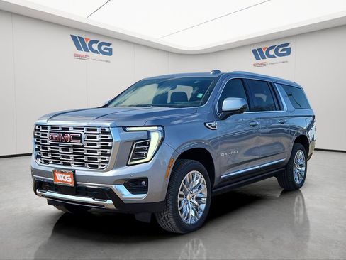 New 2026 GMC Yukon XL Denali w/ Sun & Power Step Package AWD/4WD image 5