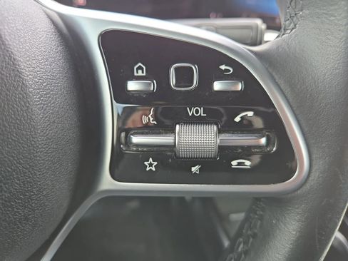 Used 2020 Mercedes-Benz GLB 250 image 24