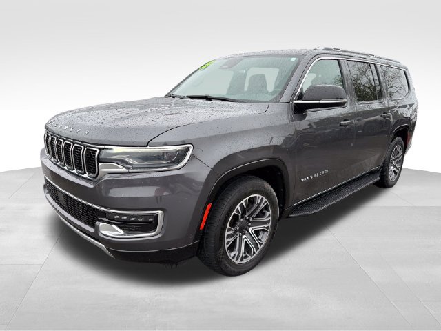 Used 2023 Jeep Wagoneer L Series II AWD/4WD image 3
