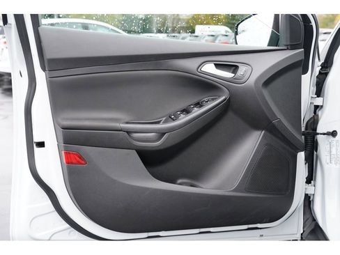 Used 2017 Ford Focus SE image 14