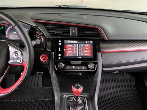 Used 2017 Honda Civic Type R image 9