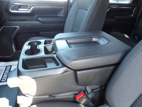 Used 2024 Chevrolet Silverado 2500 LT w/ Convenience Package image 27