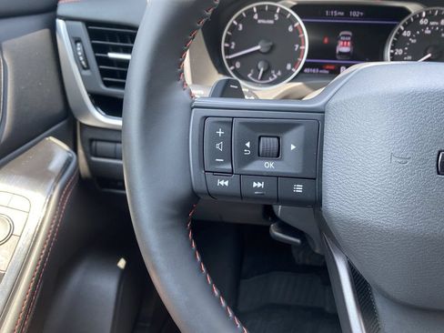 Used 2025 Nissan Rogue SV AWD/4WD image 20