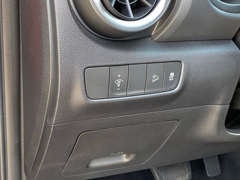 Used 2023 Hyundai Kona SEL image 12