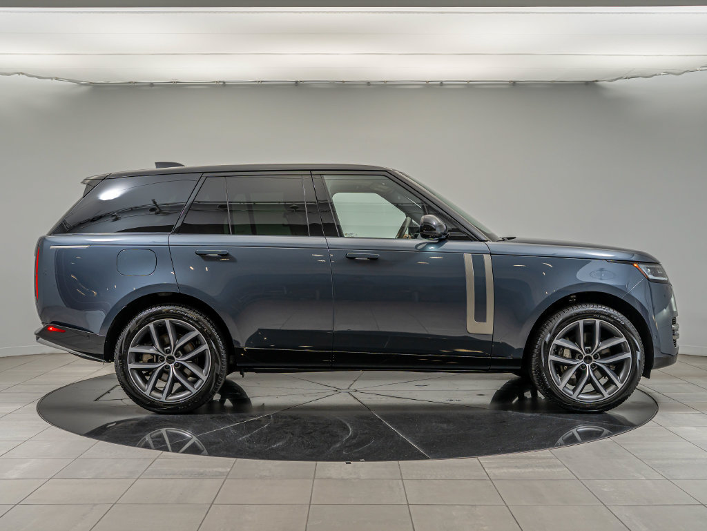 Used 2026 Land Rover Range Rover SE AWD/4WD image 4