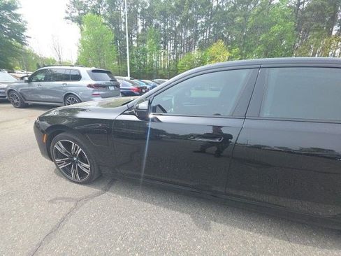 Certified 2025 BMW 750e xDrive image 1