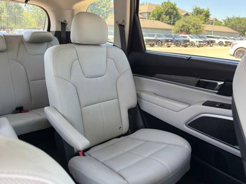 Certified 2022 Kia Telluride EX w/ EX Premium Package FWD image 34