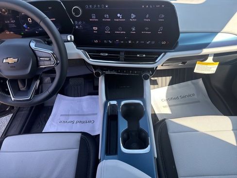 New 2025 Chevrolet Equinox EV LT w/ Convenience Package II image 18