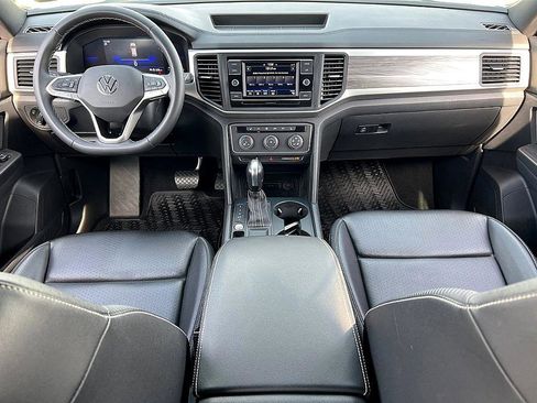 Used 2023 Volkswagen Atlas Cross Sport SE image 9