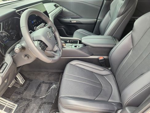 Certified 2025 Lexus TX 500h AWD w/ Technology Package image 15