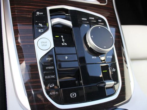 New 2026 BMW X5 xDrive50e image 17