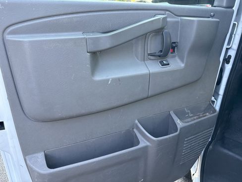 Used 2018 GMC Savana 2500 w/ Communications Package image 19