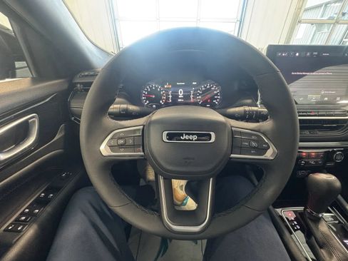 Used 2023 Jeep Compass Latitude w/ Convenience Group AWD/4WD image 23