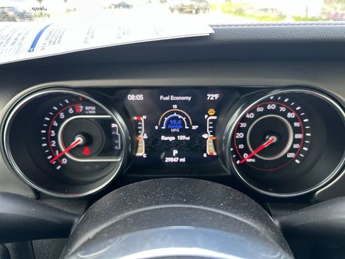 Used 2022 Jeep Gladiator Rubicon w/ LED Lighting Group AWD/4WD image 22