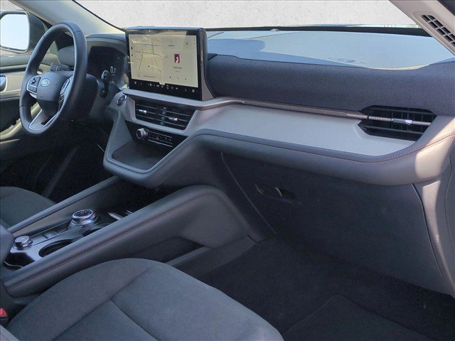 Used 2025 Ford Explorer Active AWD/4WD image 22