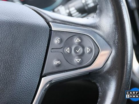 Used 2022 Chevrolet Traverse LT image 30