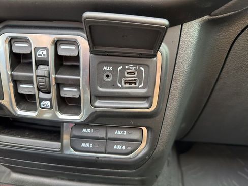 Used 2023 Jeep Wrangler Sahara w/ Cold Weather Group image 41