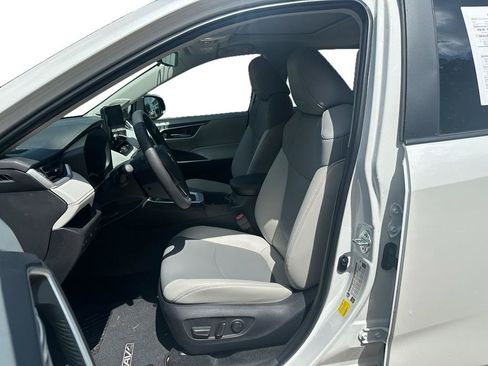 Used 2025 Toyota RAV4 XLE Premium w/ Weather Package FWD image 8