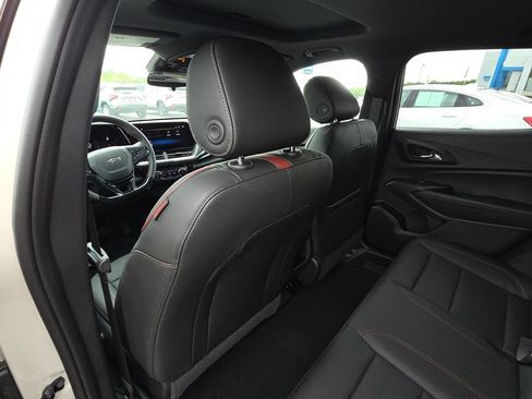 New 2026 Chevrolet Trax RS w/ Sunroof Package FWD image 28