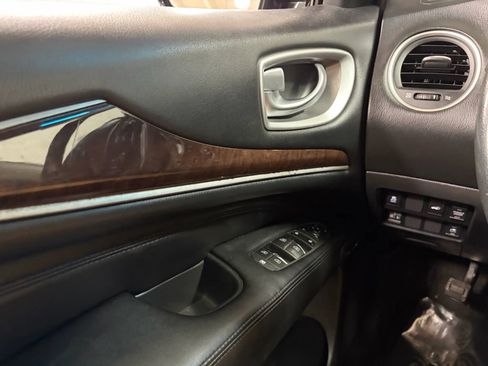 Used 2013 INFINITI JX35 AWD w/ Premium Pkg image 39