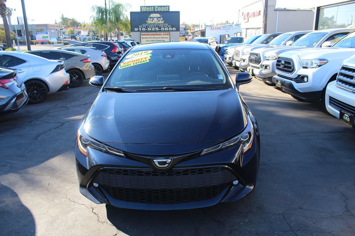 Used 2019 Toyota Corolla XSE FWD image 3