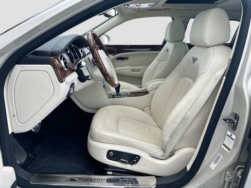 Used 2016 Bentley Mulsanne image 19