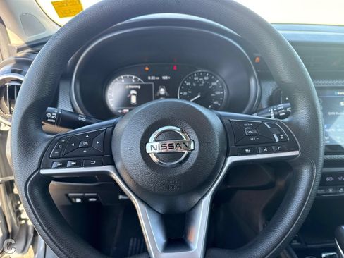 Used 2021 Nissan Kicks SV FWD image 28