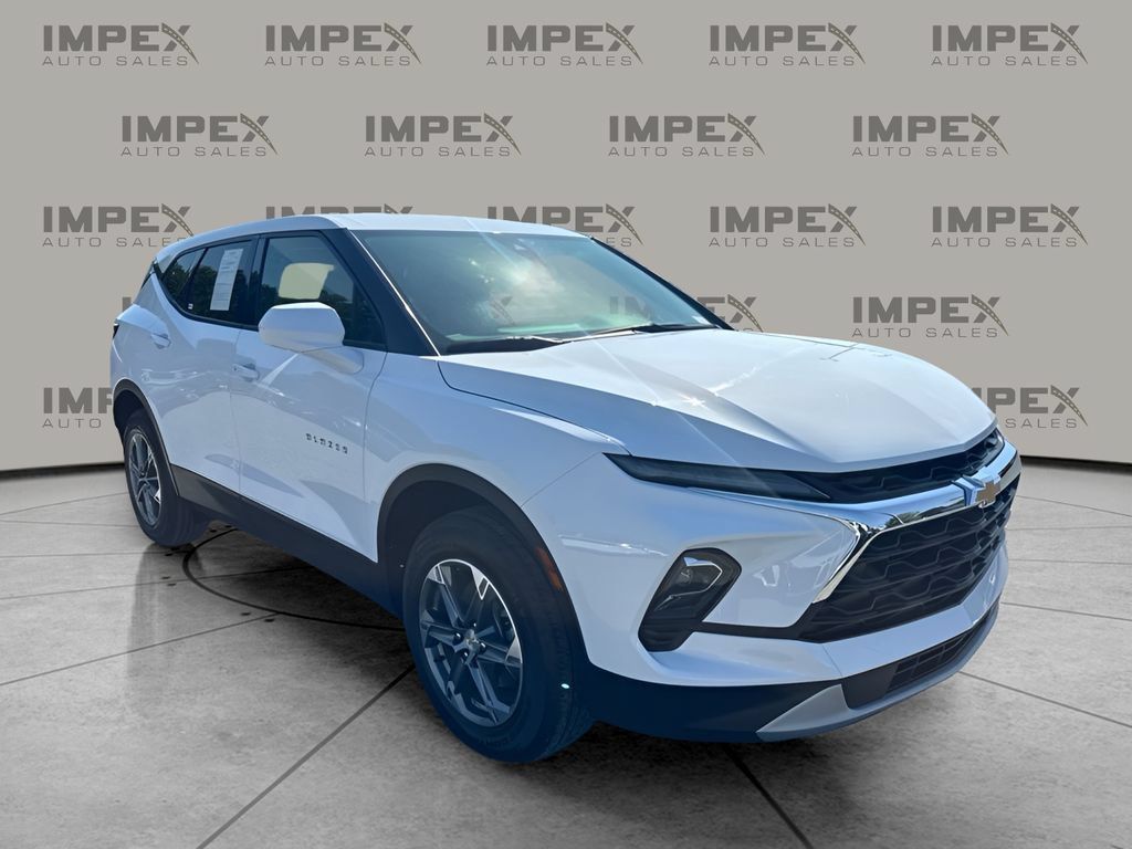 Used 2025 Chevrolet Blazer LT AWD/4WD image 7