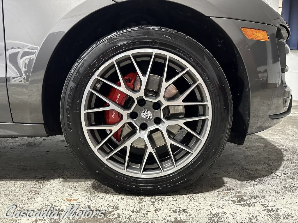 Used 2016 Porsche Macan Turbo AWD/4WD image 34