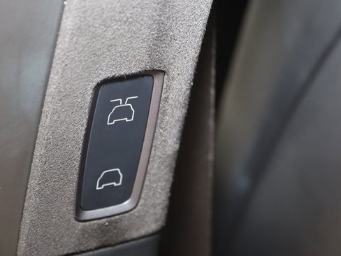 Used 2019 Tesla Model X 75D image 59