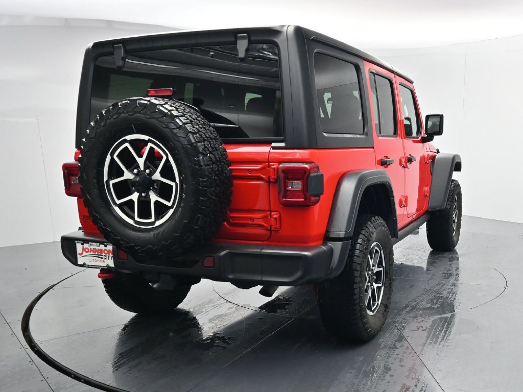 Used 2024 Jeep Wrangler Unlimited Rubicon AWD/4WD image 6