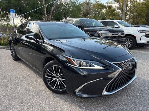 Used 2022 Lexus ES 350 w/ Premium Package image 4