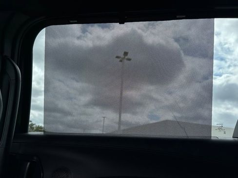 Used 2025 Toyota Sienna XLE Woodland Edition image 19