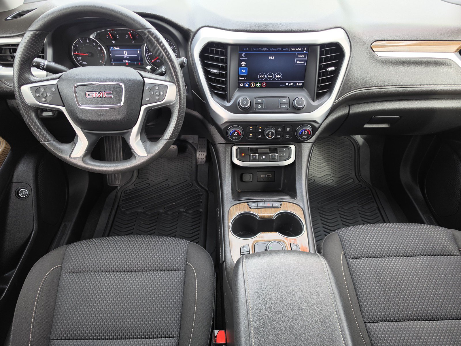Used 2023 GMC Acadia SLE w/ Driver Convenience Package FWD image 9