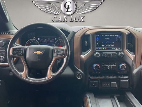 Used 2019 Chevrolet Silverado 1500 High Country w/ Technology Package image 13