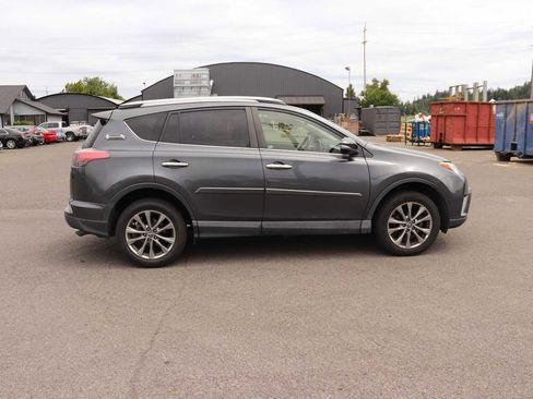 Used 2018 Toyota RAV4 Limited w/ Advanced Technology Package FWD image 4