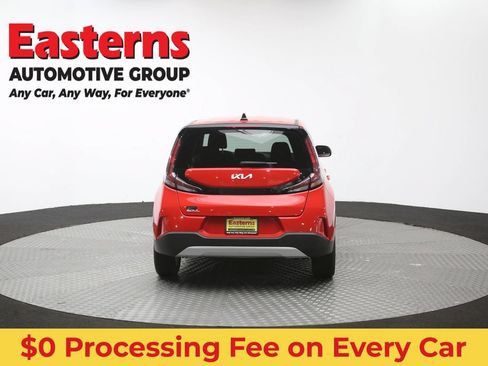 Used 2025 Kia Soul LX w/ LX Technology Package FWD image 37