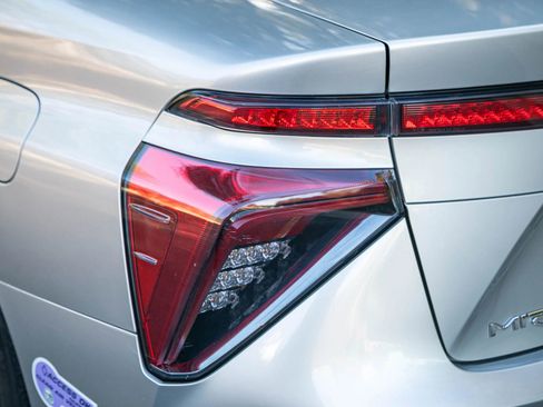 Used 2018 Toyota Mirai image 8