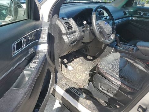 Used 2017 Ford Explorer Sport AWD/4WD image 15