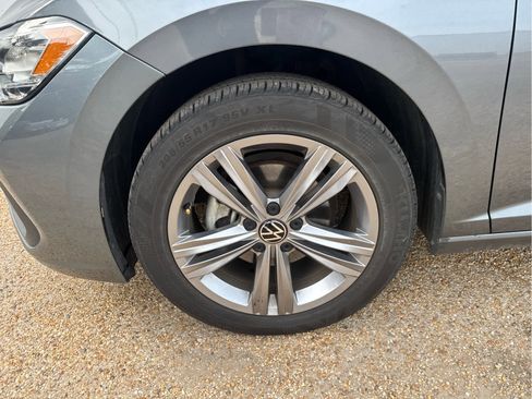 Used 2022 Volkswagen Jetta SE w/ Panoramic Sunroof Package image 12