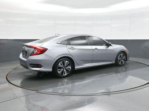 Used 2017 Honda Civic EX-T image 7